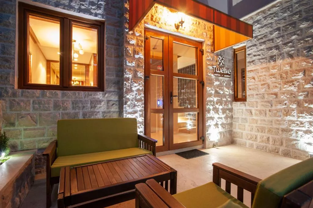 Viešbutis „Hotel Twelve“ (Budva, Juodkalnija)