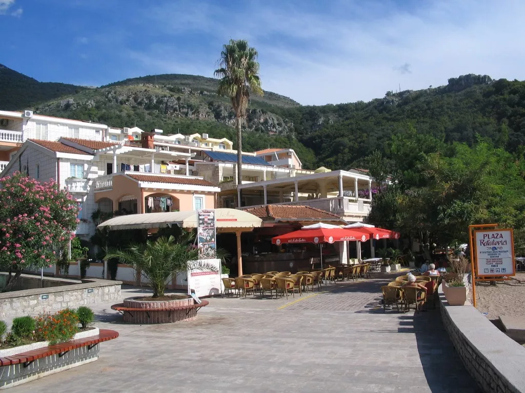 Viešbutis „Obala“ (Tivat, Juodkalnija)