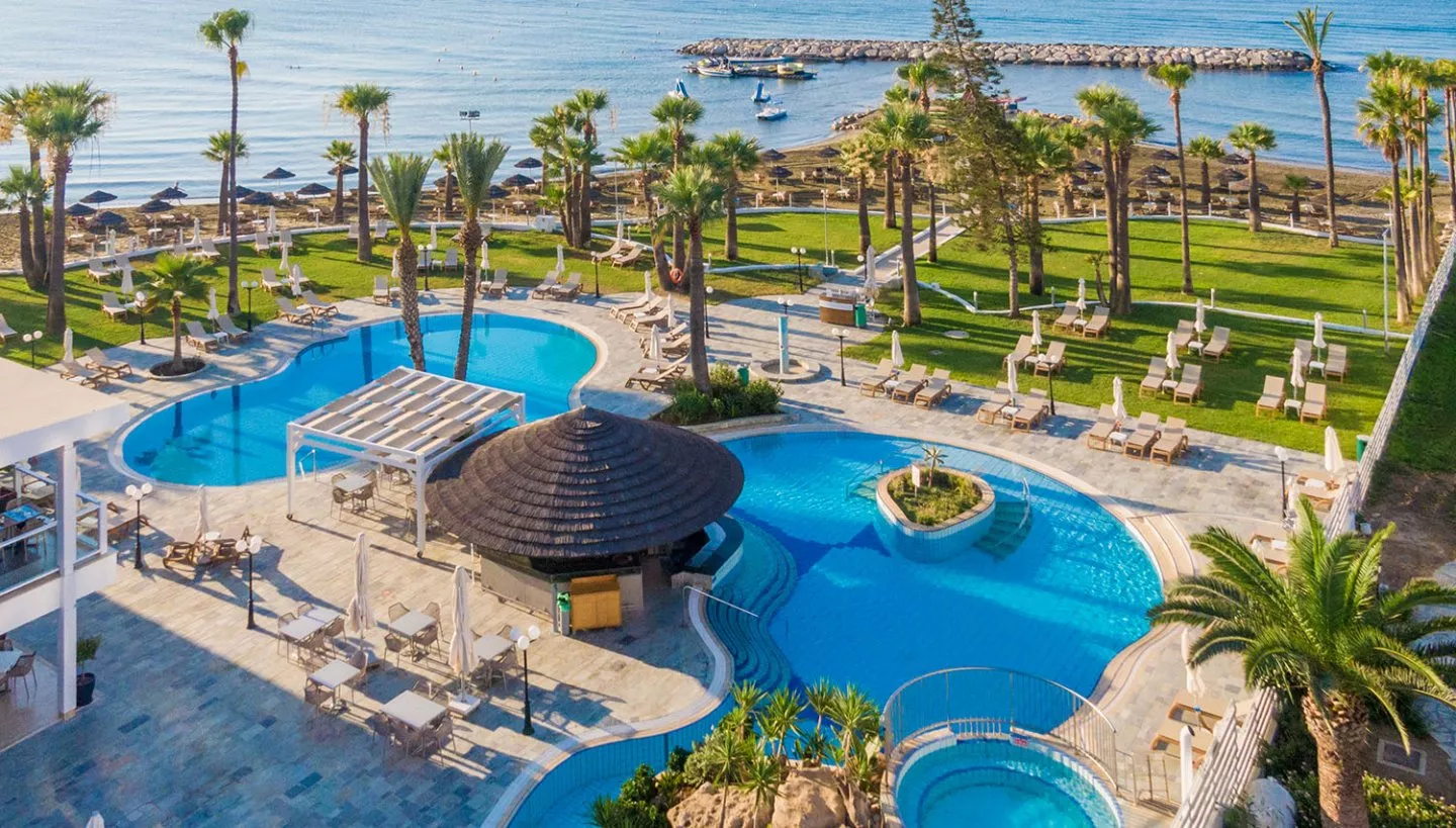 Viešbutis „Golden Bay Beach“ (Larnaka, Kipras)