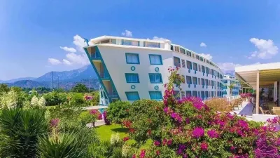 Daima Biz Hotel, Turkija